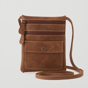 ROOTS Hanging Pouch Tribe Bag